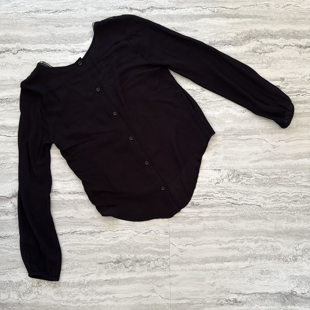 CHLOE K Blouse - Picture 2 of 3